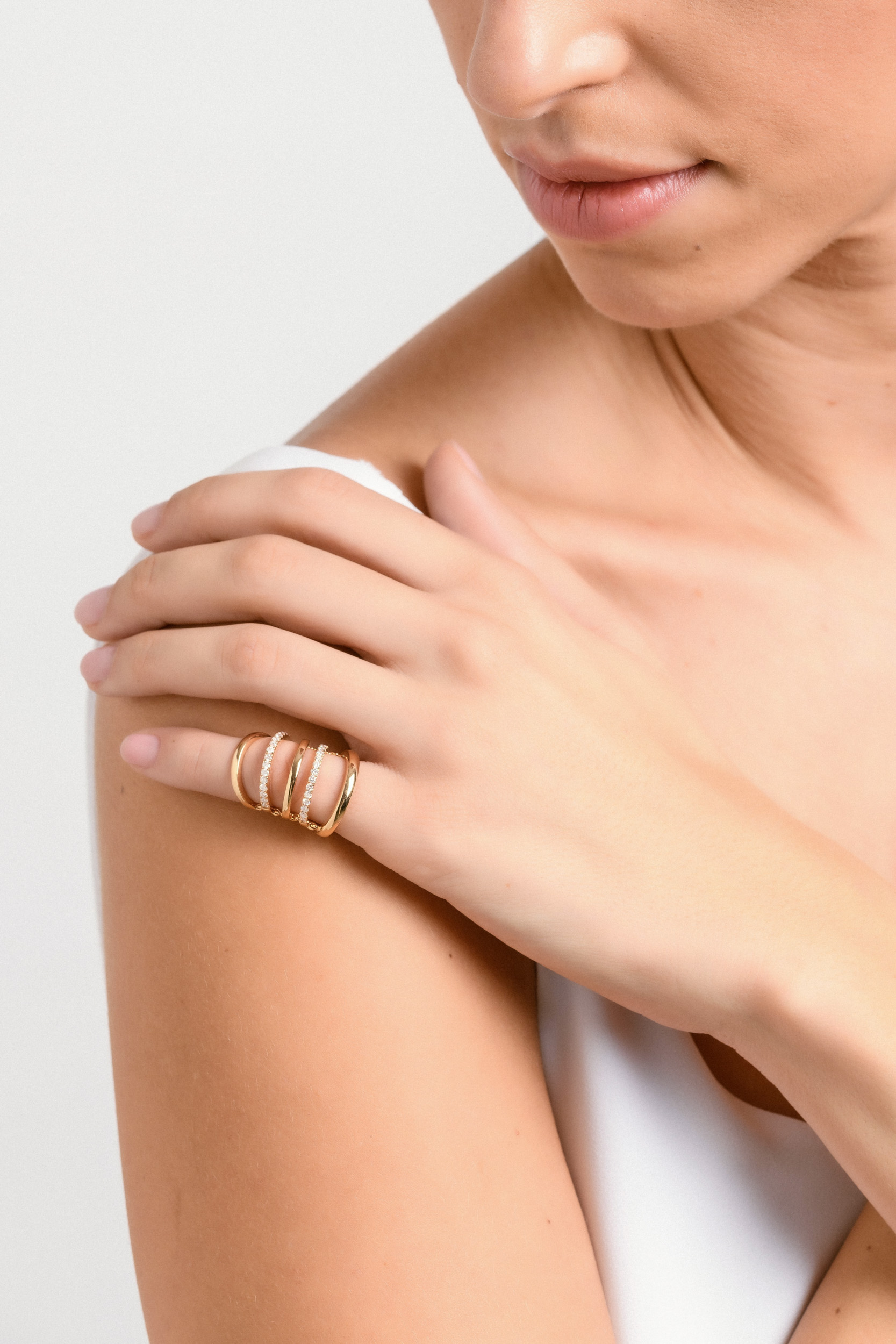 KESSARIS Diamond Flexible Chevalier Ring | Kessaris