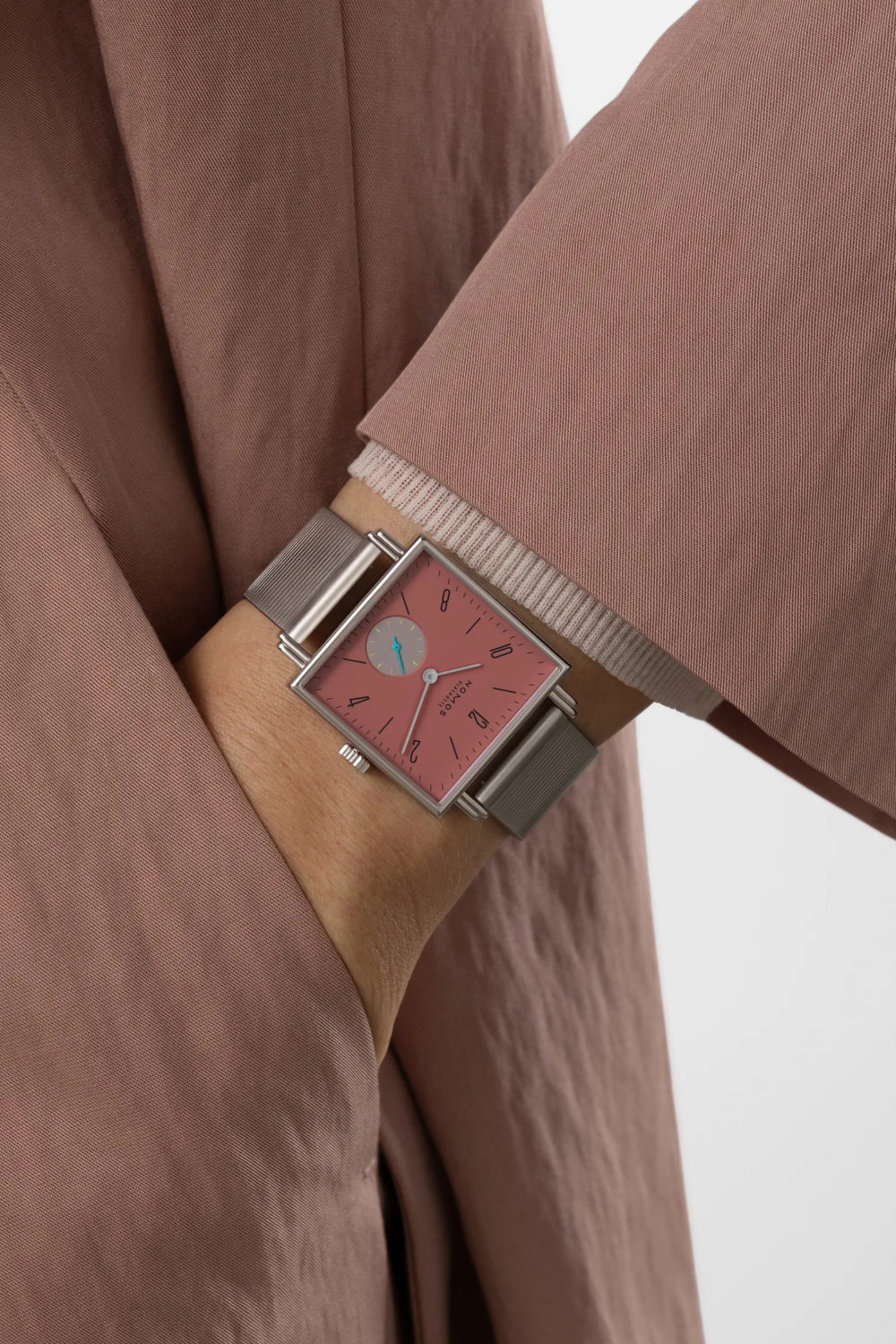 438-Tetra Terra-NOMOS