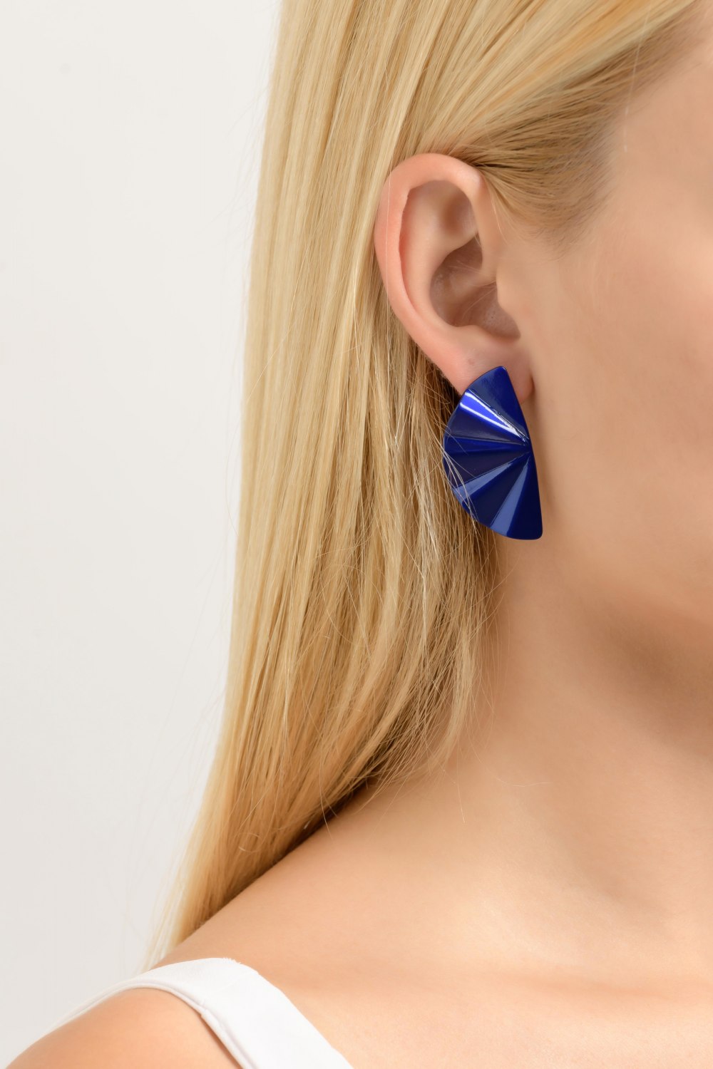 ANASTASIA KESSARIS - Geisha Nanoceramic Blue Titanium Earrings Medium