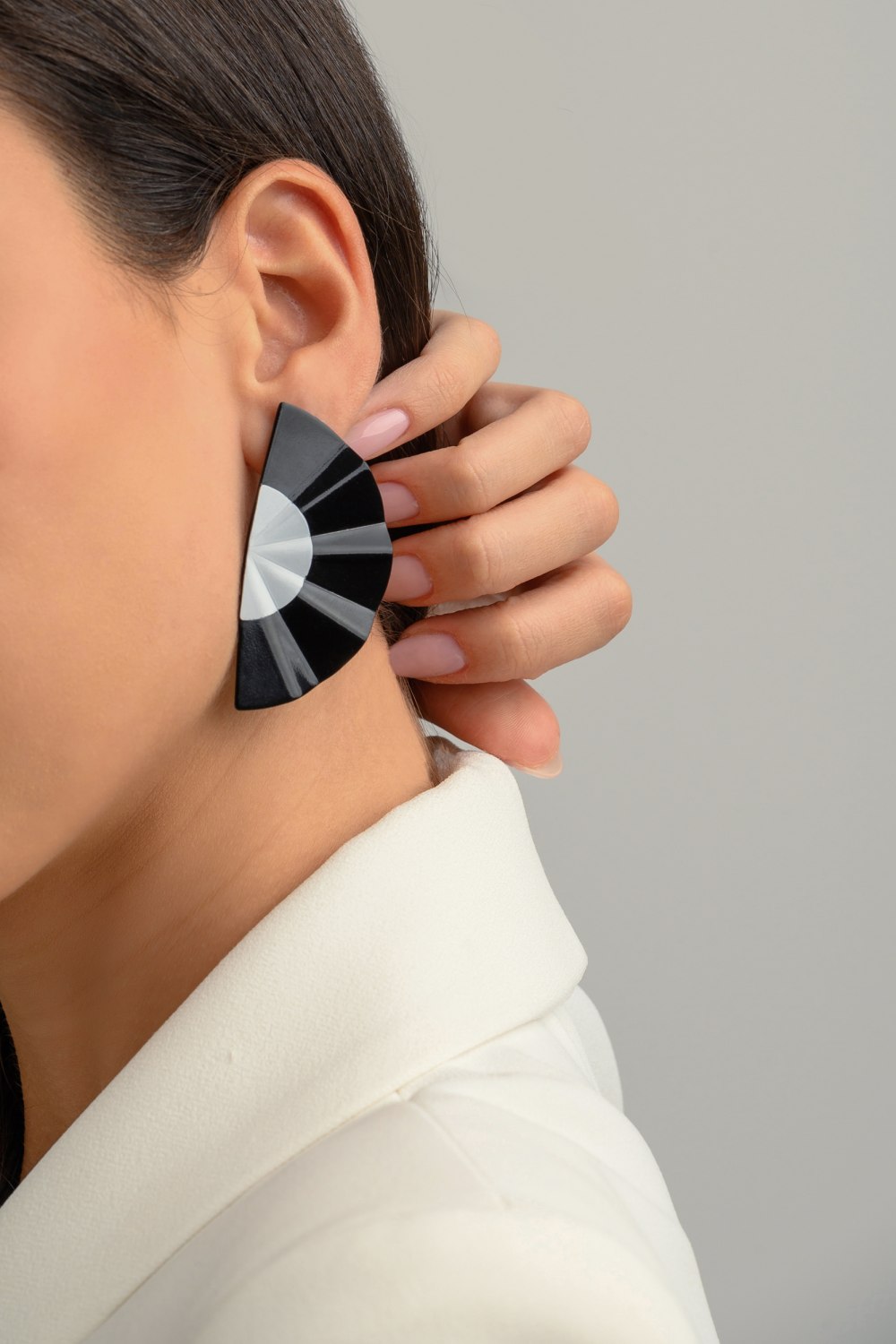 ANASTASIA KESSARIS - Bonding Geisha Titanium Earrings