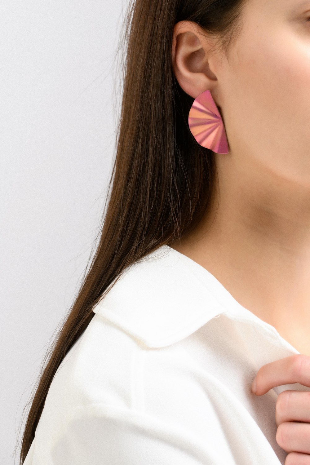 ANASTASIA KESSARIS - Geisha Fuschia Titanium Earrings Medium