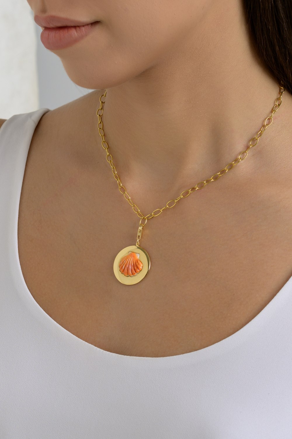 ANASTASIA KESSARIS - Golden Shell Pendant Necklace