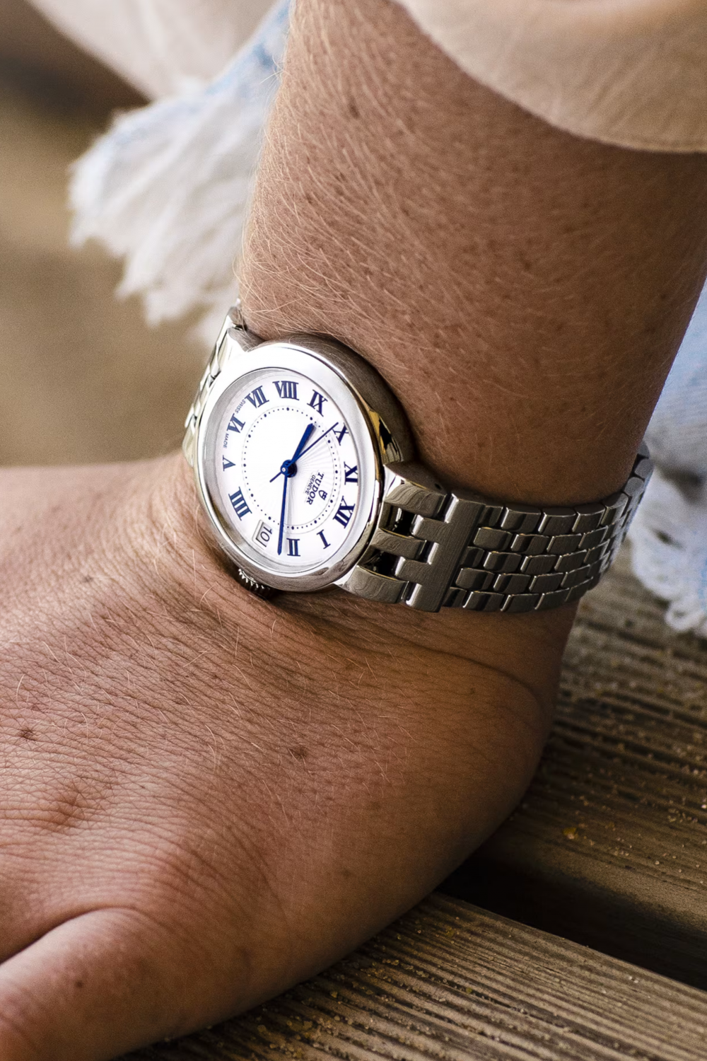 M35800-0001-Clair de Rose-Tudor-Model
