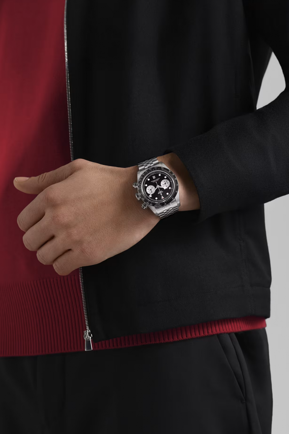 M79360N-0011-Black Bay Chrono-Model