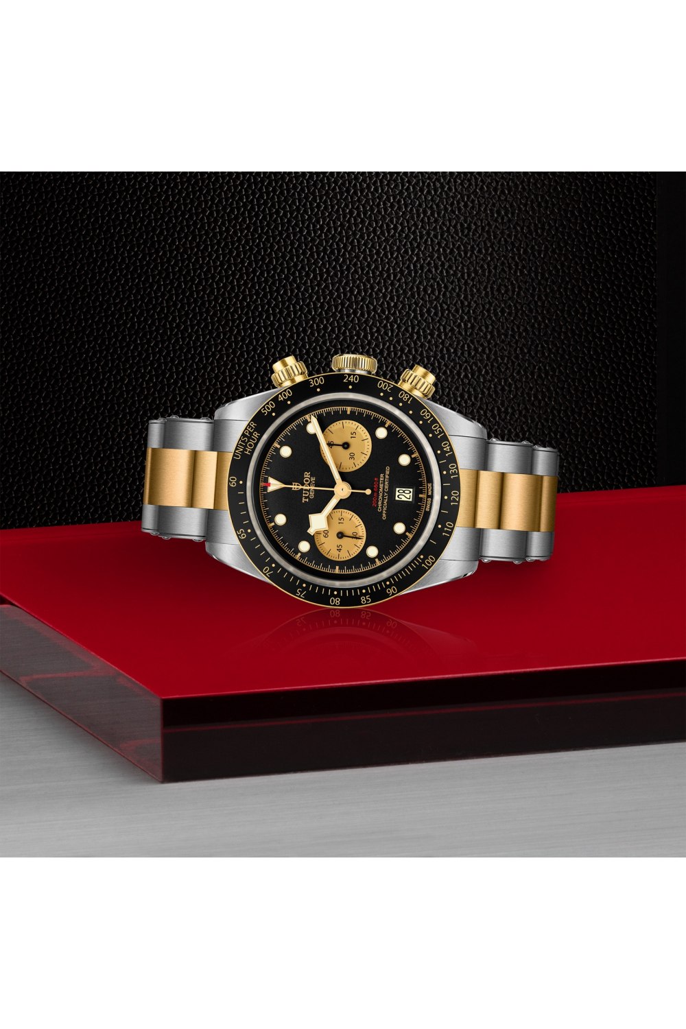 m79363n-0001_Black-Bay-Chrono-S&G_TUDOR_layingdown