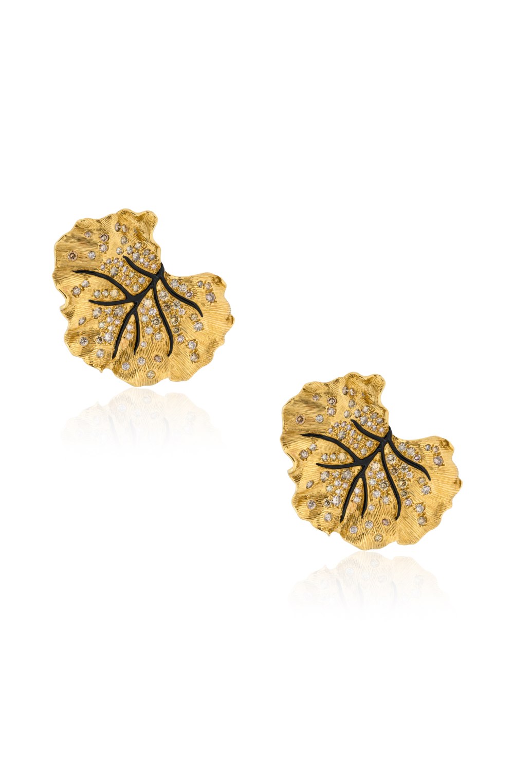 SKE.241635-Dazzling Leaf Earrings-KESSARIS