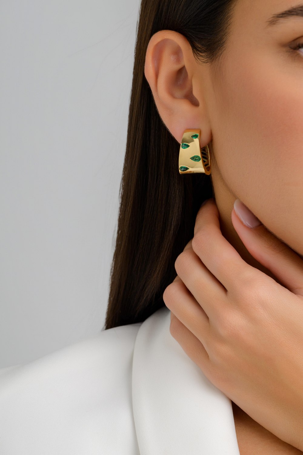 SKE.252049-Emerald Scatter Earrings-Kessaris-4598