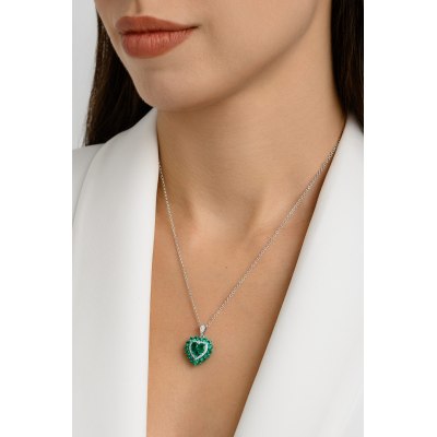 KESSARIS - Dazzling Emerald Heart Necklace