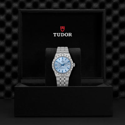 M2836C1A0-0106-Tudor Royal