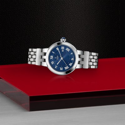 m35500-0009-Clair-de-Rose-TUDOR-layingdown
