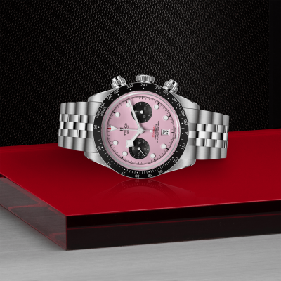 M79360N-0019-Black Bay Chrono-Tudor-Laying down