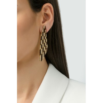SKE.221748-Brown Ceramic and Diamond Earrings-SUTRA-Model