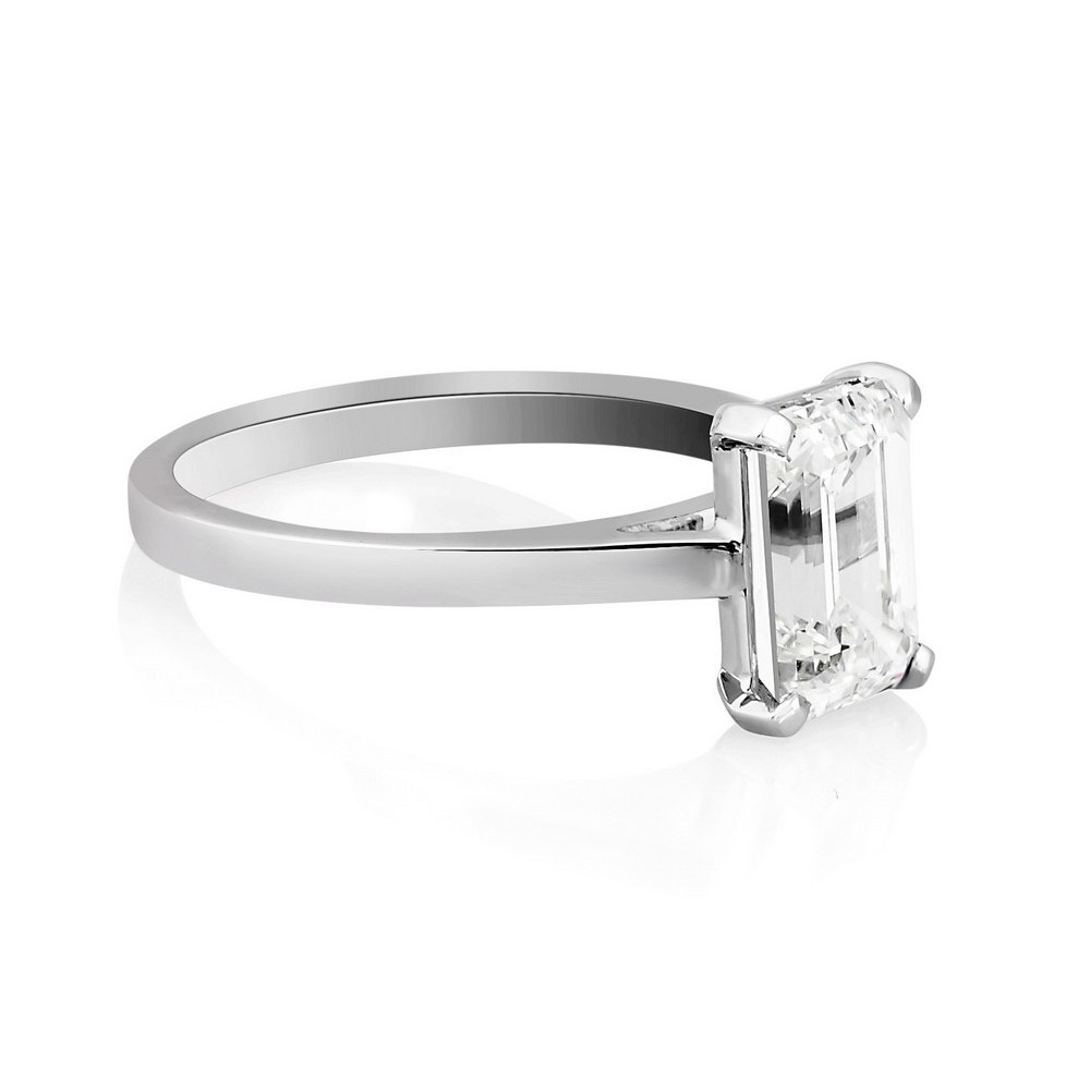 Solitaire Emerald Diamond Ring
