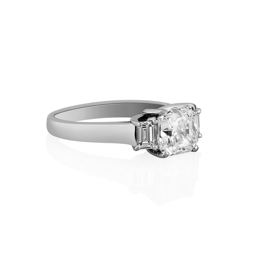 Solitaire Radiant Diamond Ring