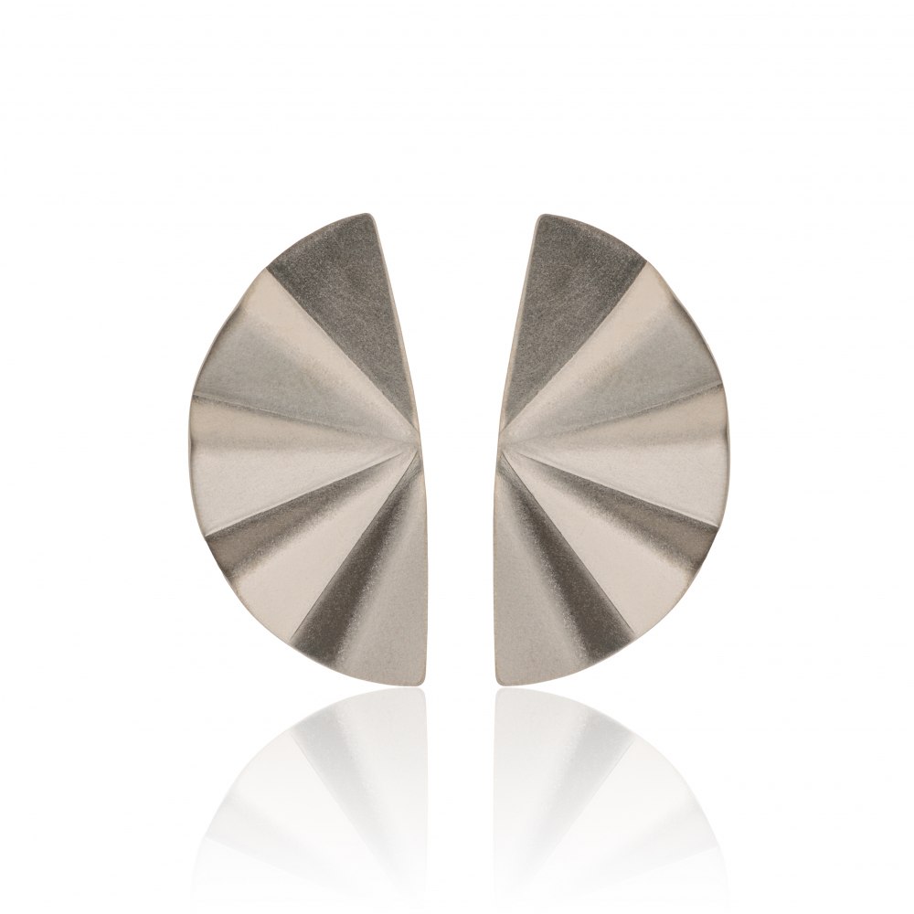 ANASTASIA KESSARIS - Geisha Beige Titanium Earrings Medium