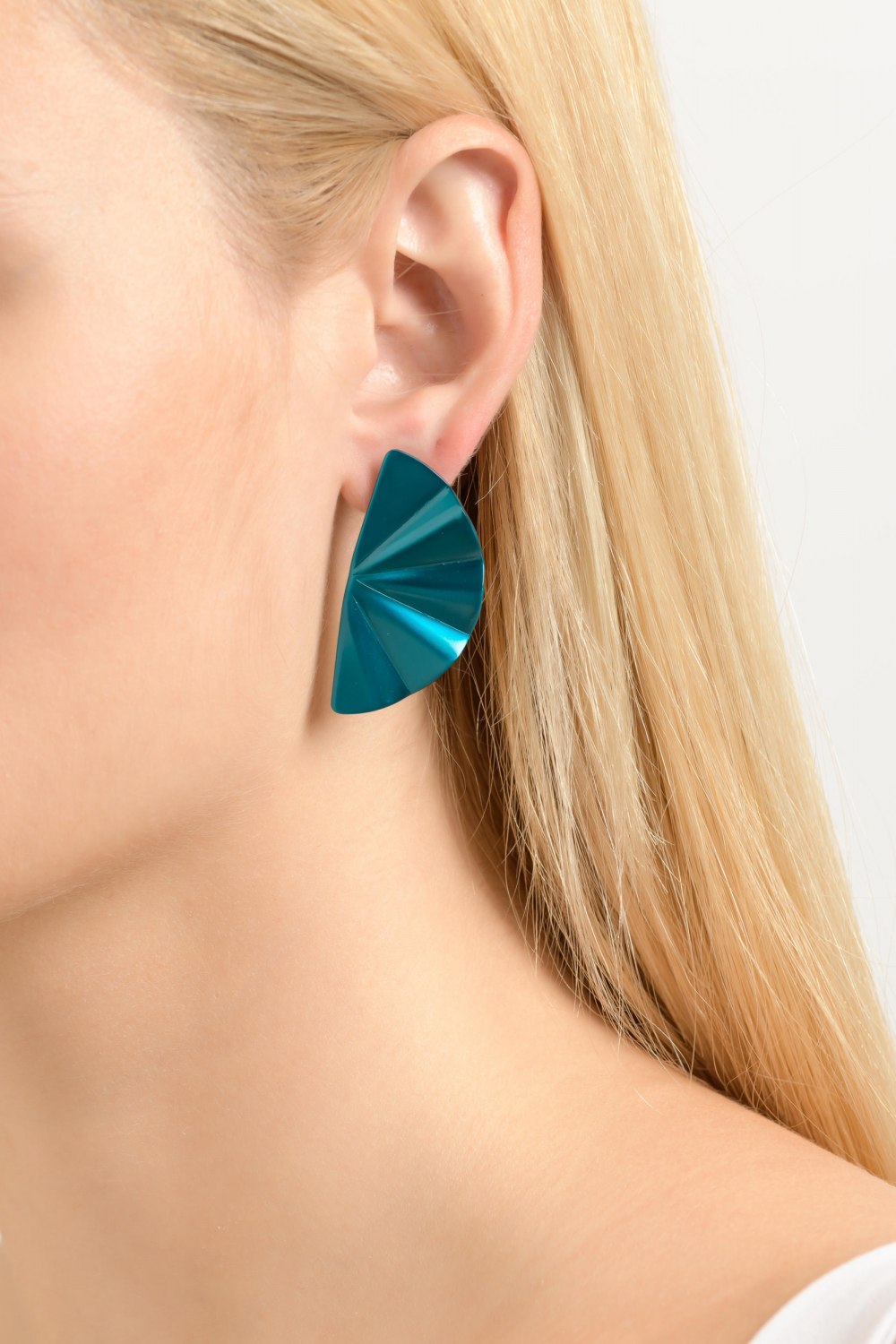 ANASTASIA KESSARIS - Geisha Nanoceramic Turquoise Titanium Earrings Medium