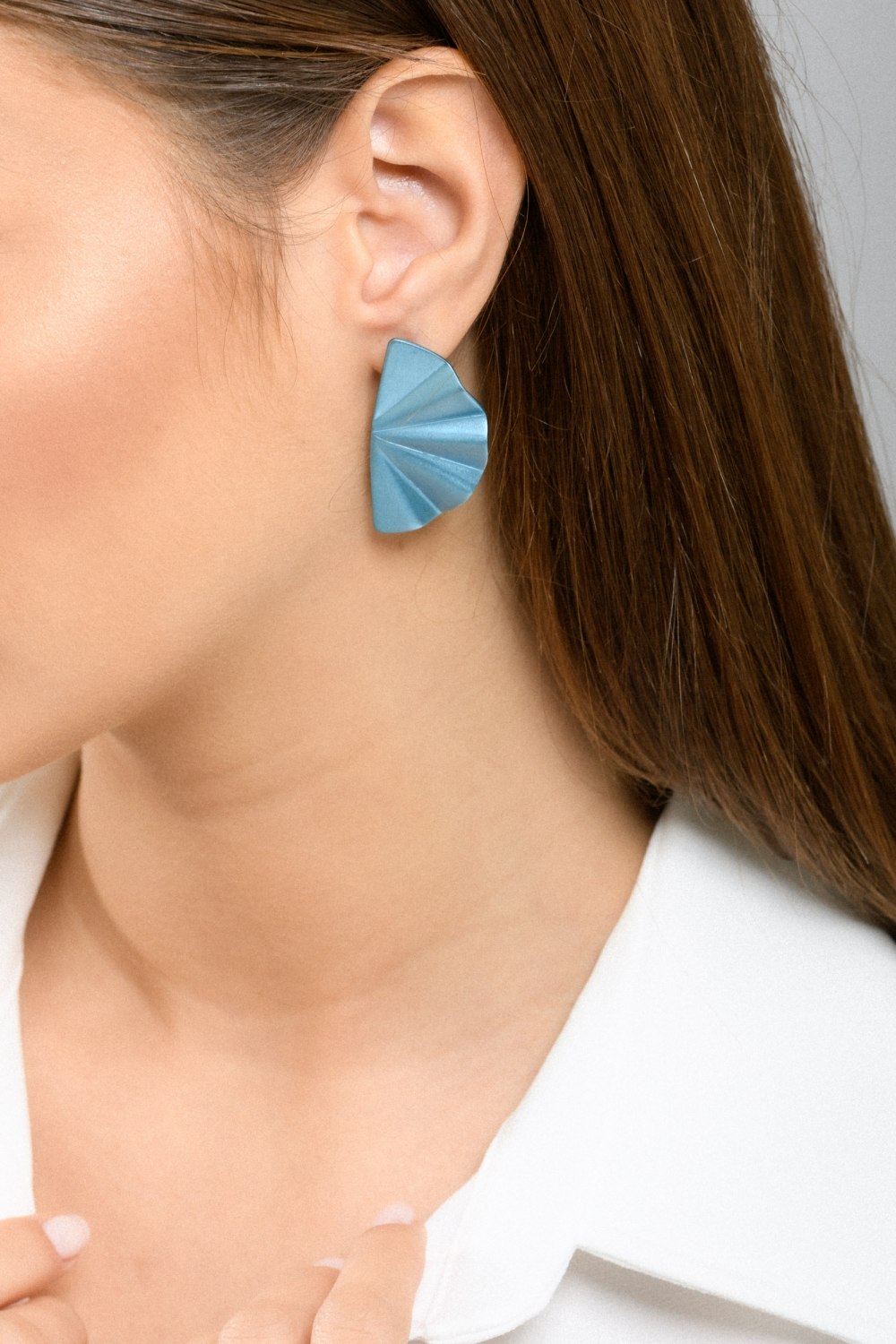 ANASTASIA KESSARIS - Geisha Light Blue Titanium Earrings Medium