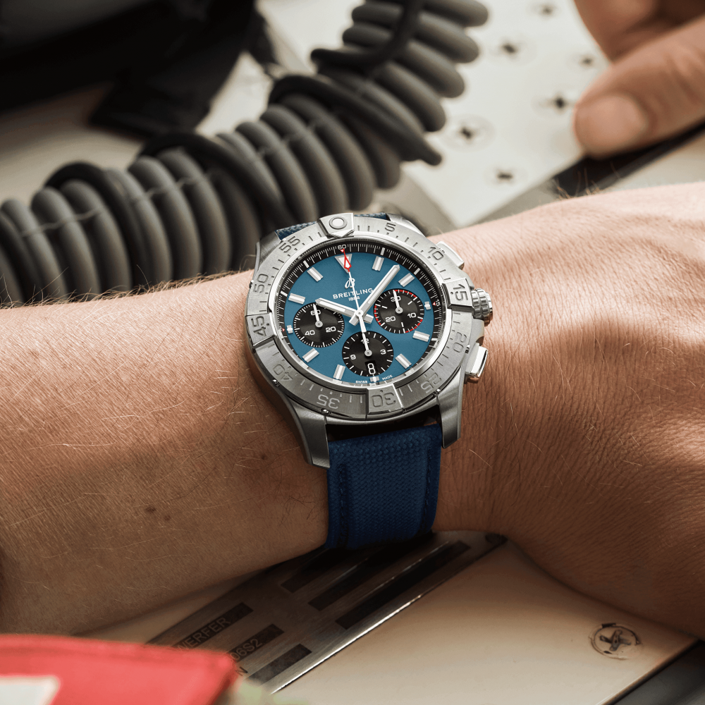 BREITLING - AVENGER B01 CHRONOGRAPH 44