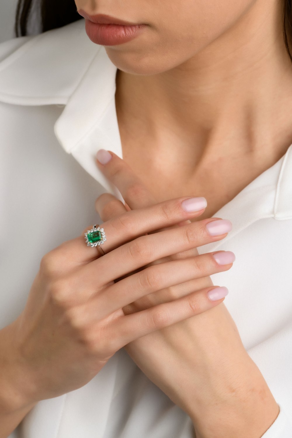 KESSARIS - Emerald Diamond Ring