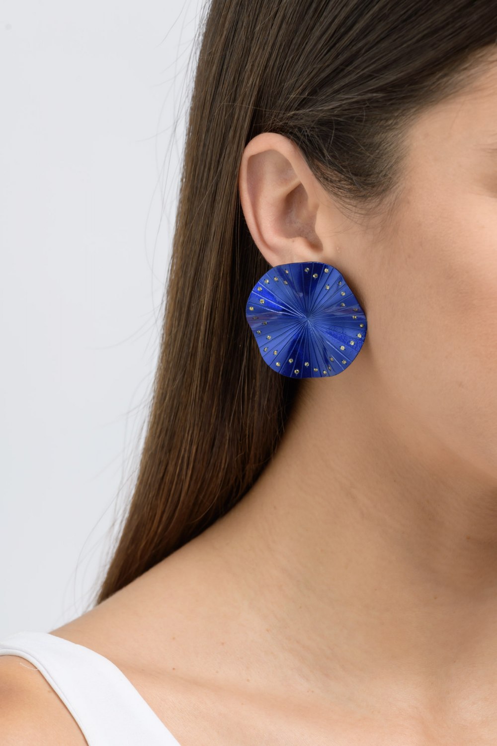 Disco Clique Blue Titanium Sapphire Earrings