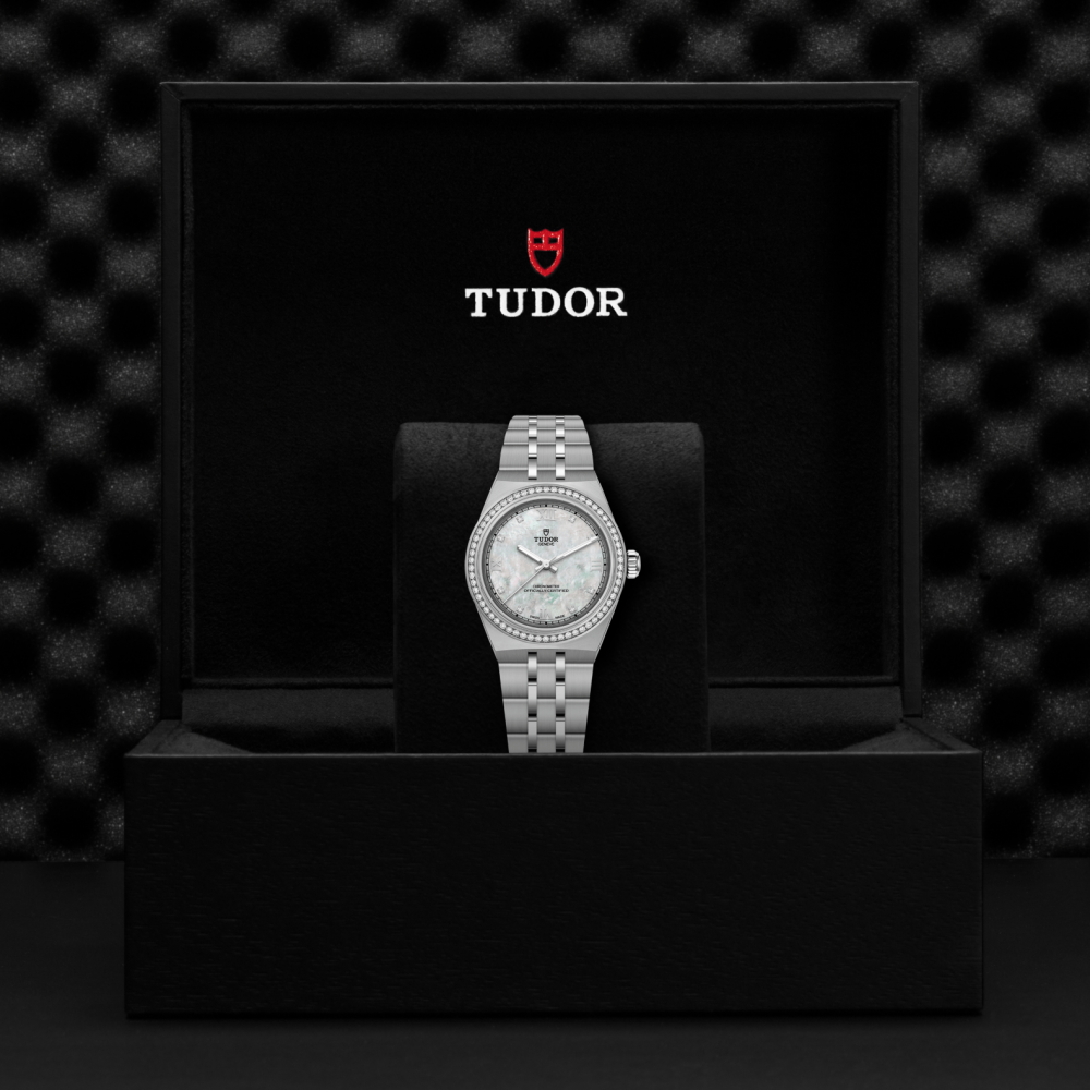 M2830A1S0-0001-Tudor Royal