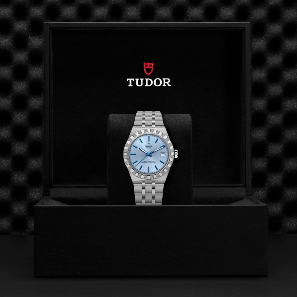 M2836C1A0-0106-Tudor Royal